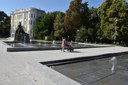 Кметът Иван Тотев демонстрира работата на уникалните фонтани на площад „Централен“