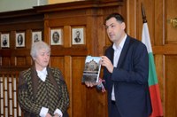 Община Пловдив изпрати с аплодисменти най-дългогодишния си служител Наталия Делчева