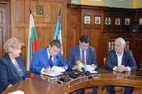 Подписаха договора за прехвърлянето на държавния дял от „Свободна зона“ АД